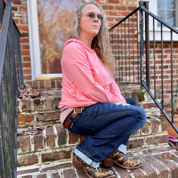 Designer jeans typically in sizes 30-32 - Picture 3 of 4